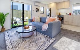 Beachside Bliss: 1 Bed 1 Bath