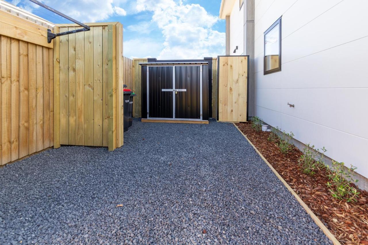 Beachside Bliss: 1 Bed 1 Bath Apartment Christchurch Exterior photo